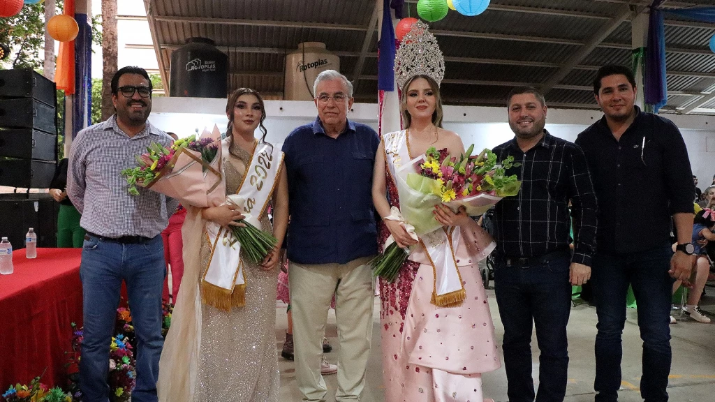 Alcalde de Badiraguato presente en el Carnaval de El Llano de los Rochín 