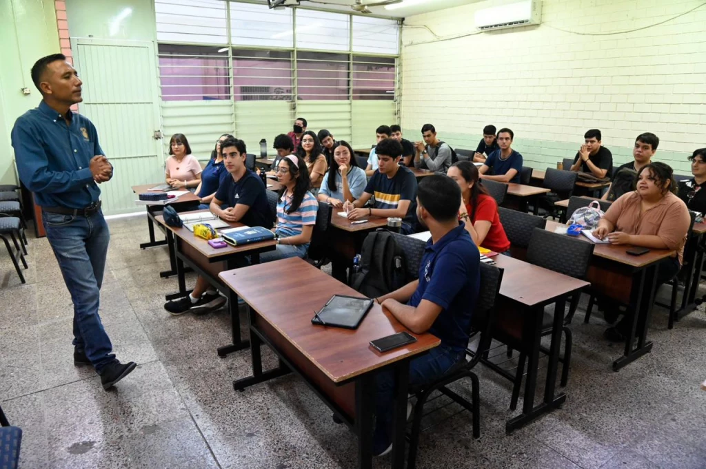Con entusiasmo regresan a las aulas más de 160 mil jóvenes en las cinco diferentes unidades regionales de la UAS