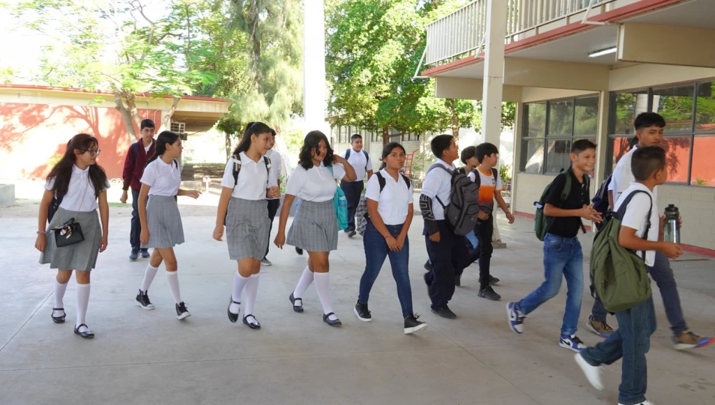 Arranca nuevo ciclo escolar para más de 29 mil estudiantes de Navojoa