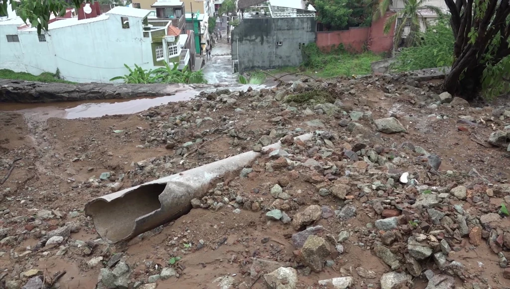 Deslave en el Cerro de la Nevería mantiene preocupados a vecinos