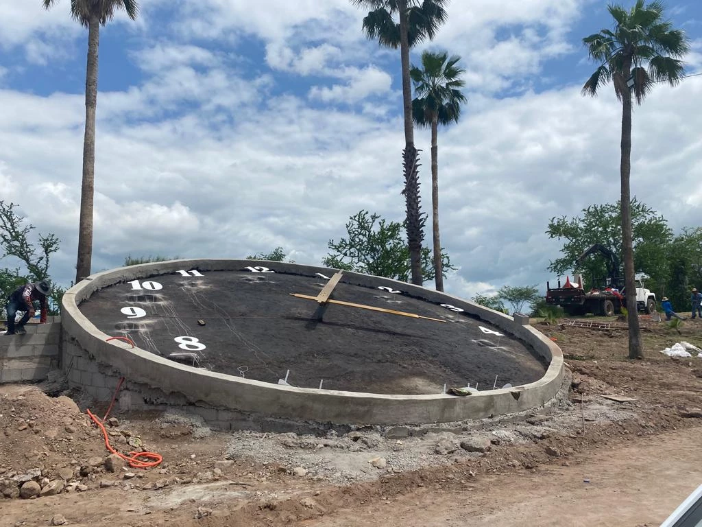 Por concluir obra de reloj gigante en Culiacán