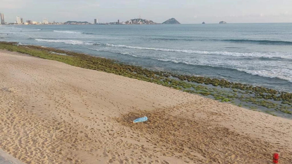 Menor de edad muere ahogado en las playas de Mazatlán 
