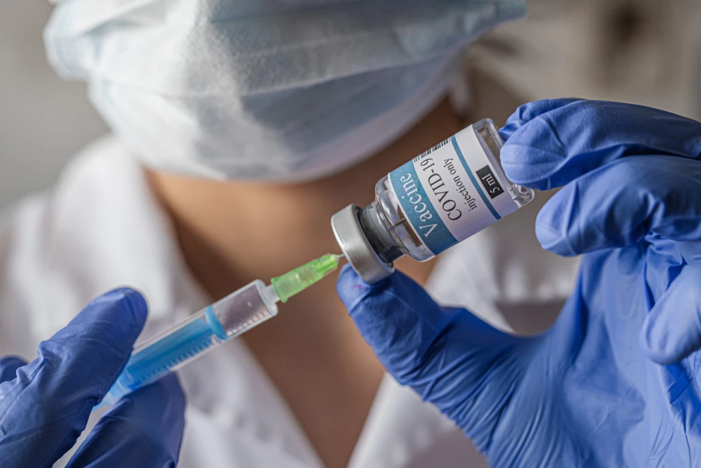 Cofepris abre convocatoria para la comercialización de vacunas contra Covid -19