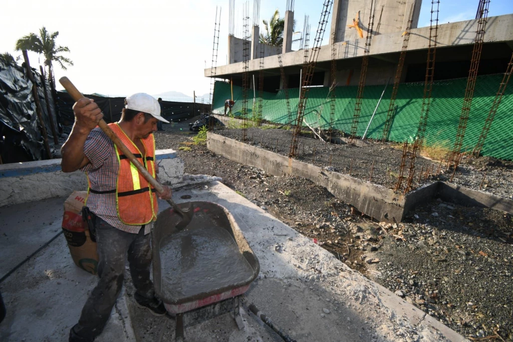 Reanudan trabajos de construcción en plantel de FACIMAR Mazatlán