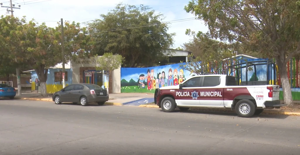Se implementarán operativos de transito para evitar dobles filas en escuelas de Los Mochis