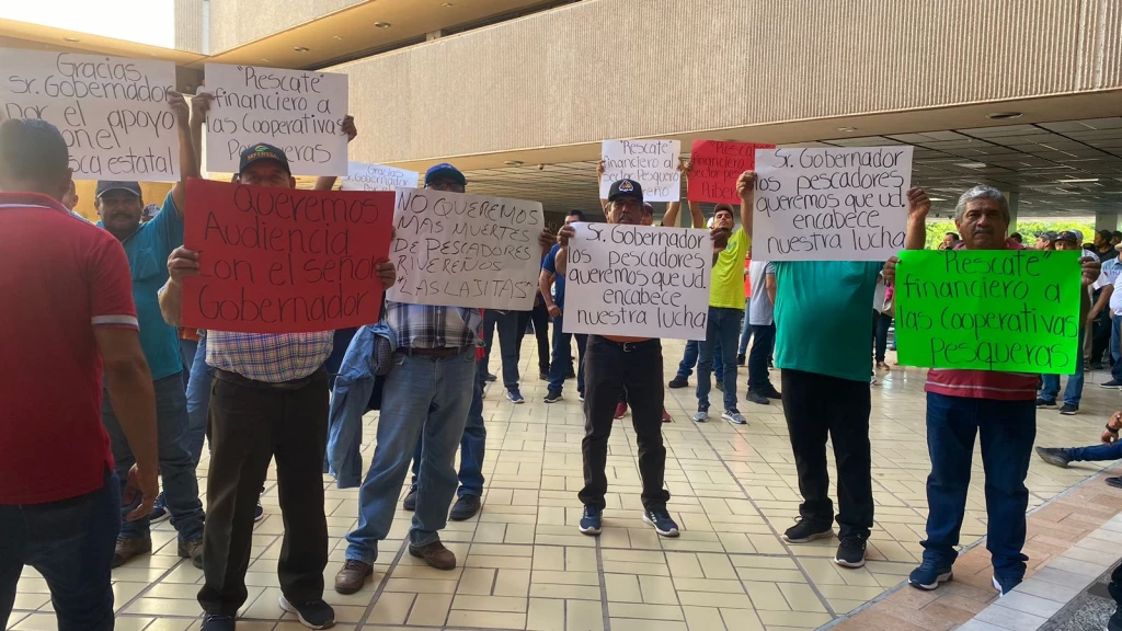 Pescadores de Sinaloa exigen atención directa del Gobernador