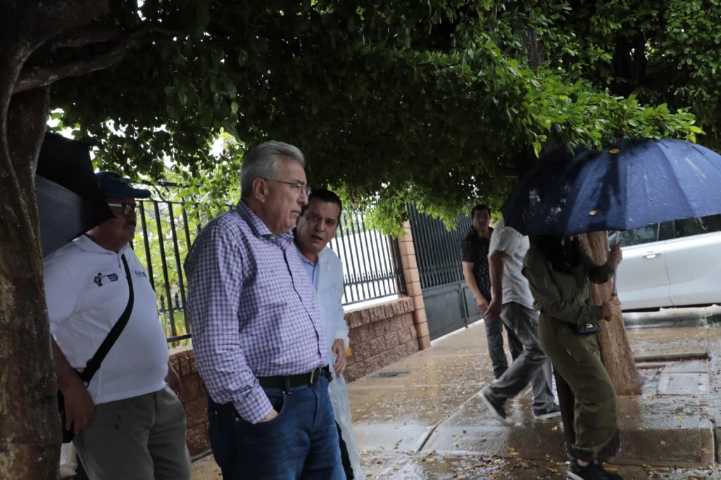 Acude Rocha a Guamúchil y Angostura para atender la emergencia por las lluvias de "Norma