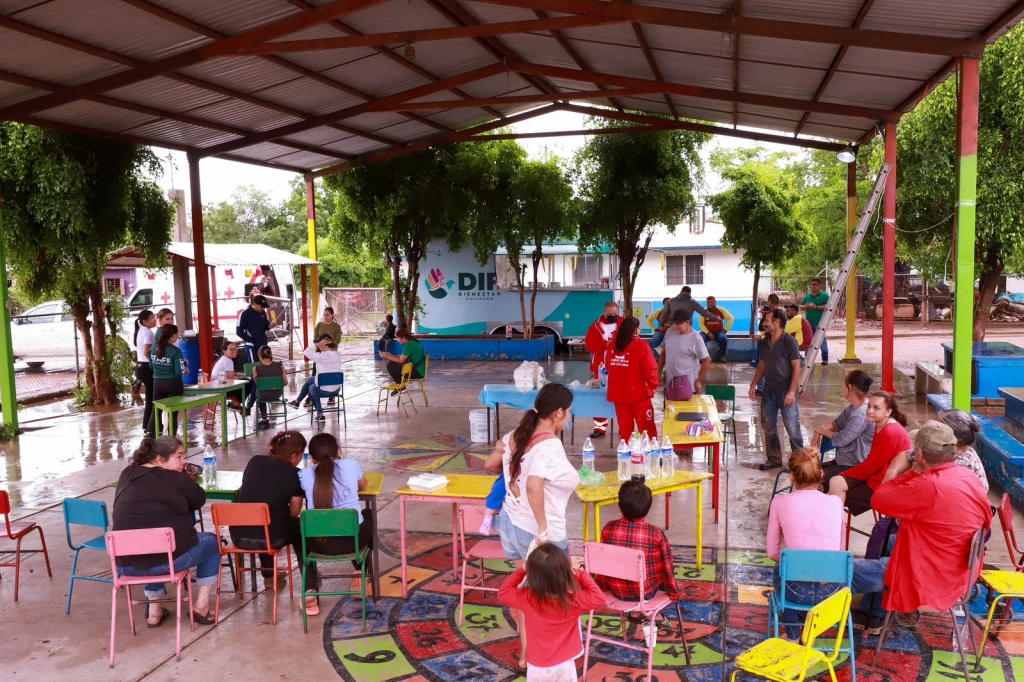 Se lleva alimento a las personas refugiadas en albergues de Culiacán