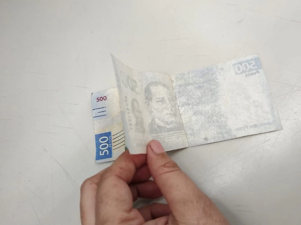 Grupo de mujeres estafan con billetes falsos