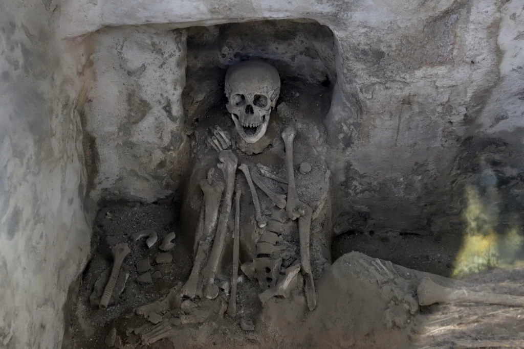 Una tumba prehispánica de hace mil años abre sus puertas por el Día de Muertos en México