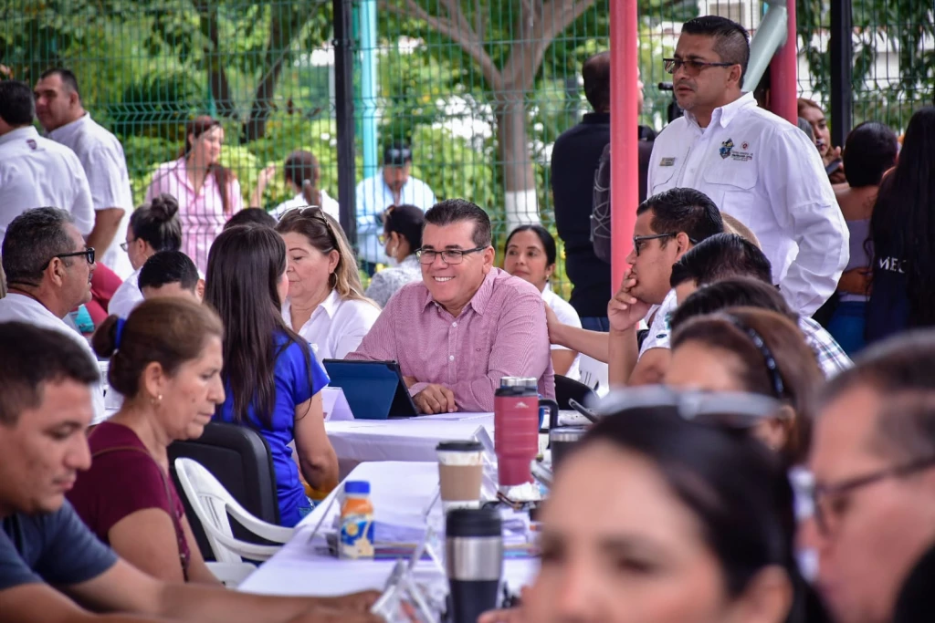 Realizan “Escuchando a la Gente” en Villa Unión