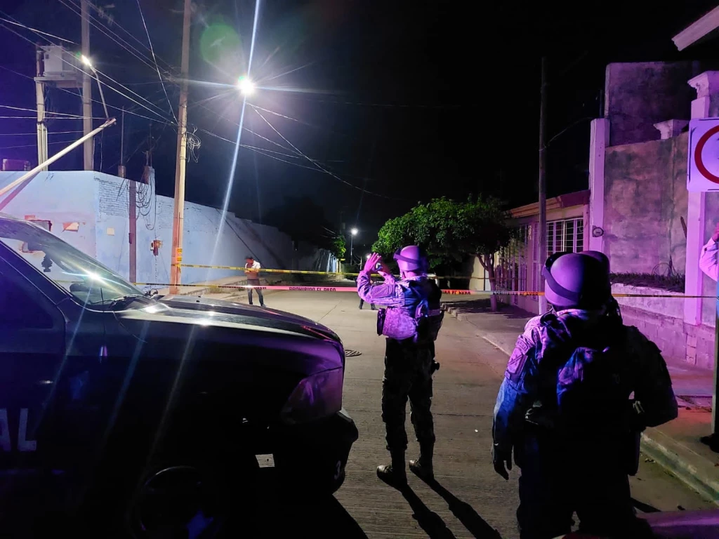 De carro a carro asesinan a dos hombres a balazos en Culiacán