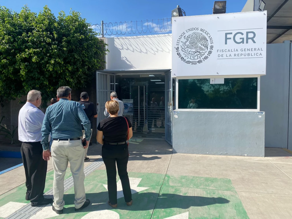 Citan por segunda vez a empresario en la FGR