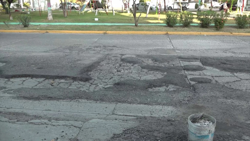 ¡Ya se resolverá! Baches en Lomas de Mazatlán reportados a través de Las Noticias TVP