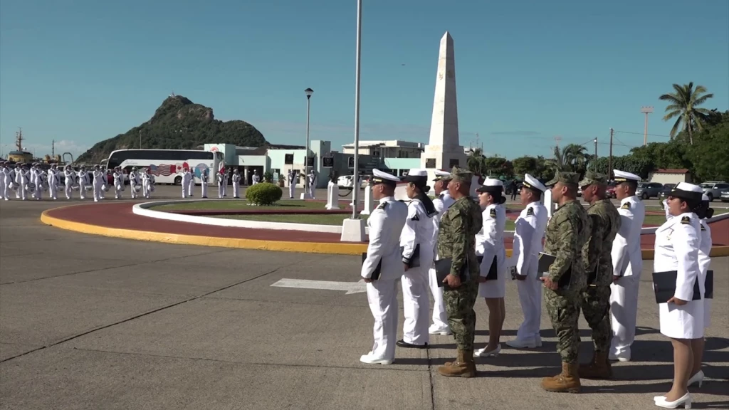 Conmemoran Día de la Armada de México con evento en el Obelisco de la Puntilla