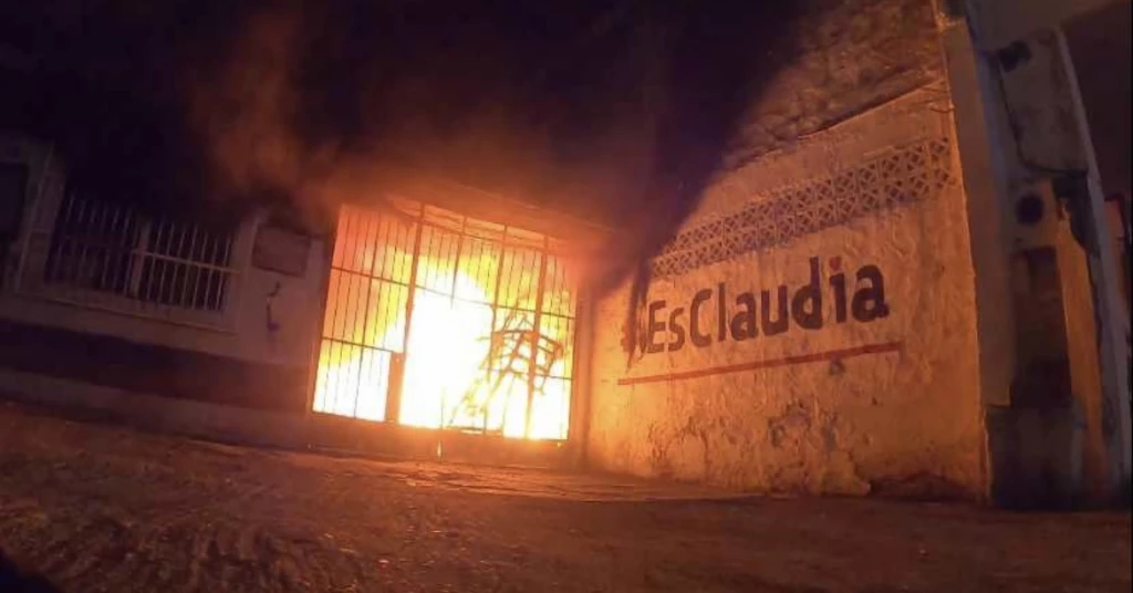 Se incendia vivienda abandonada en la colonia López Mateos