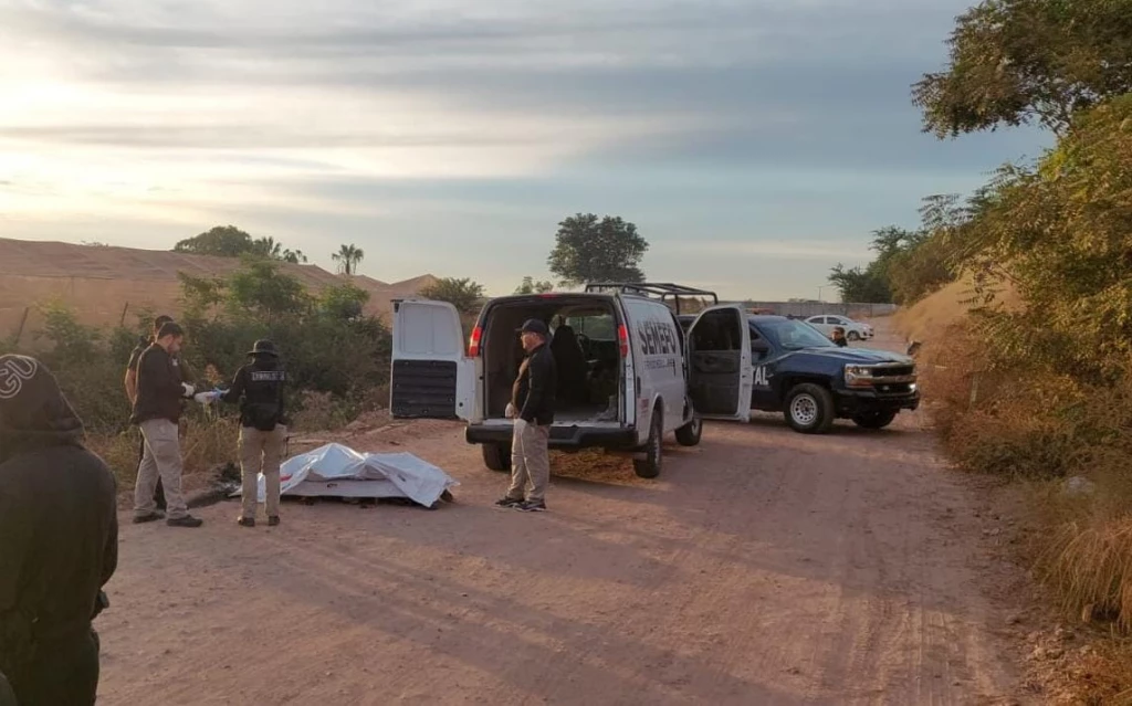 ¡Aún estaban en llamas! Localizan cuerpo carbonizado en Culiacán
