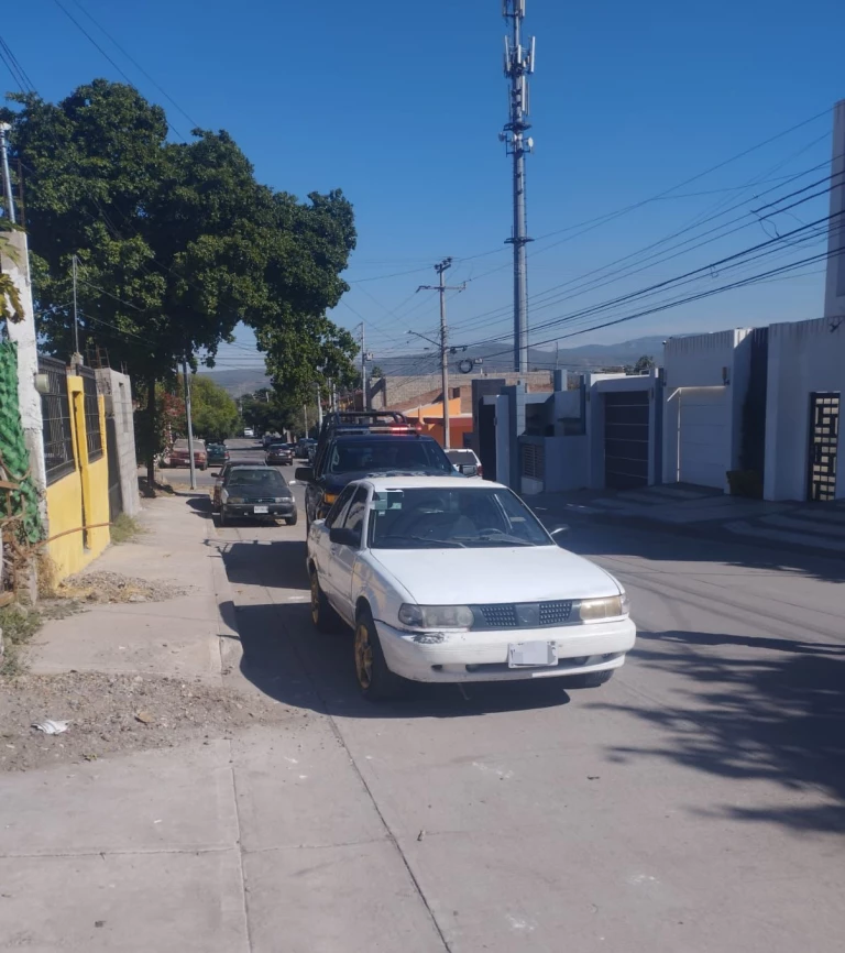 Vehículo con motor robado en Michoacán es asegurado en Culiacán por Policías Estatales
