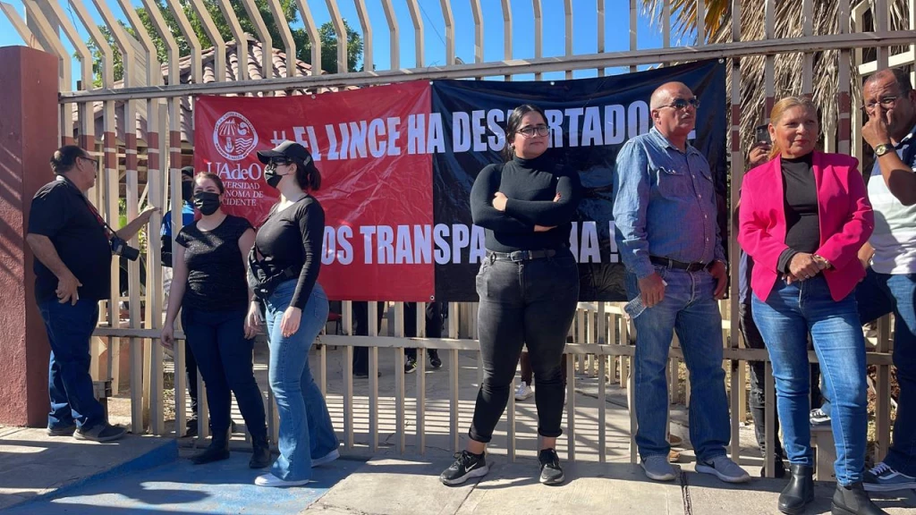 ¡A favor y en contra! Trabajadores y estudiantes se enfrentan por nombramiento de Pedro Flores