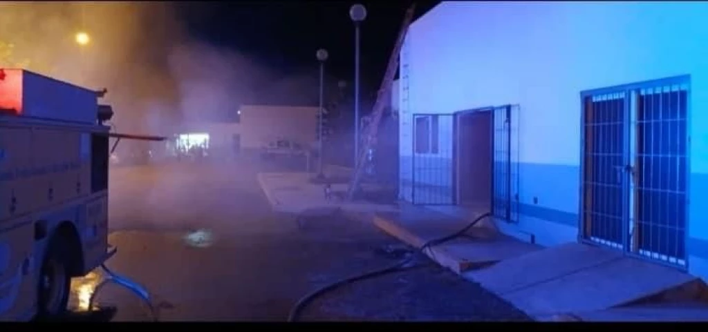Evacúan a pacientes del Hospital General en Escuinapa tras incendio en lavandería