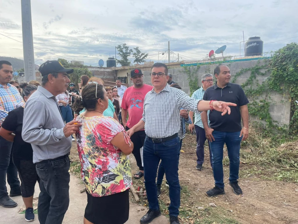 Reforzarán seguridad y atenderán problemáticas en fraccionamiento Santa Teresa 