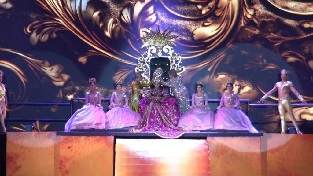 SGM Carolina III fue coronada como la Reina del Carnaval de Mazatlán 2024 “Eclipse Barroco”