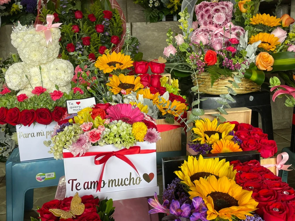 Vendedores del Mercado de las Flores están listos para recibir a los “Enamorados”
