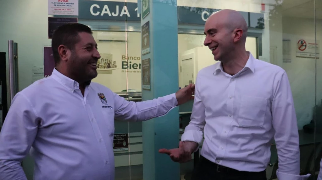 Alcalde de Badiraguato gestiona cajero automático del Banco Bienestar