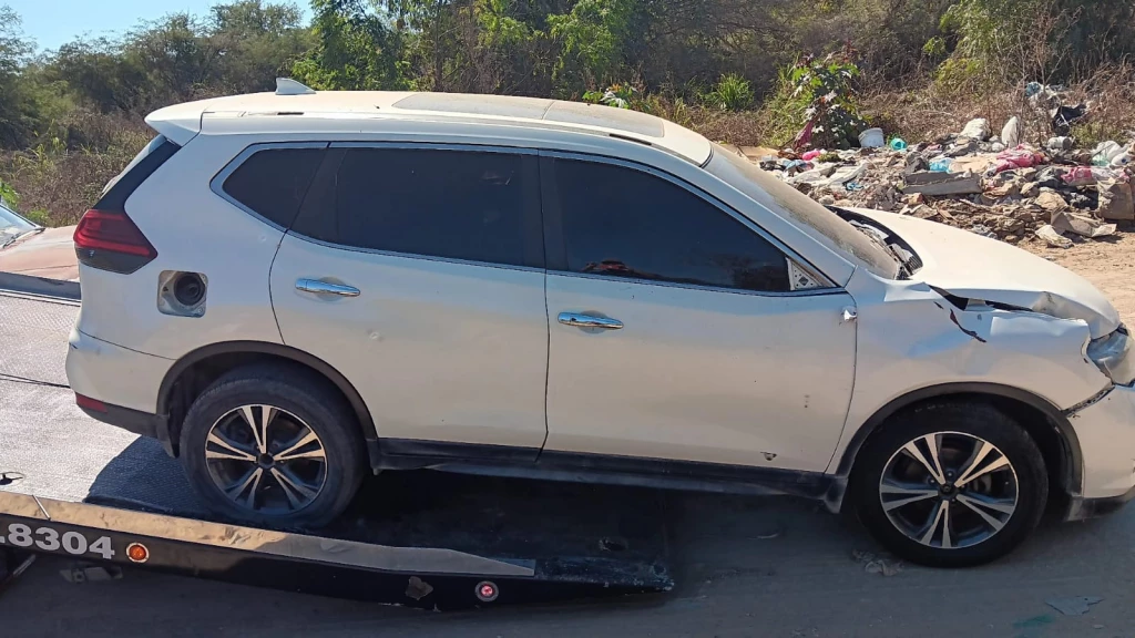 Policía de Investigación recupera camioneta robada en Mazatlán