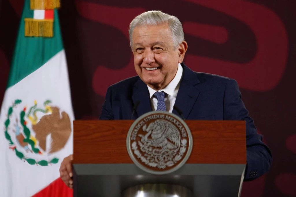 Que cambie de teléfono dice AMLO
