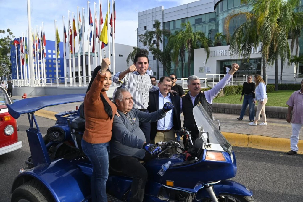 Informando a la ciudadanía los abusos cometidos en su contra, la Nueva Universidad