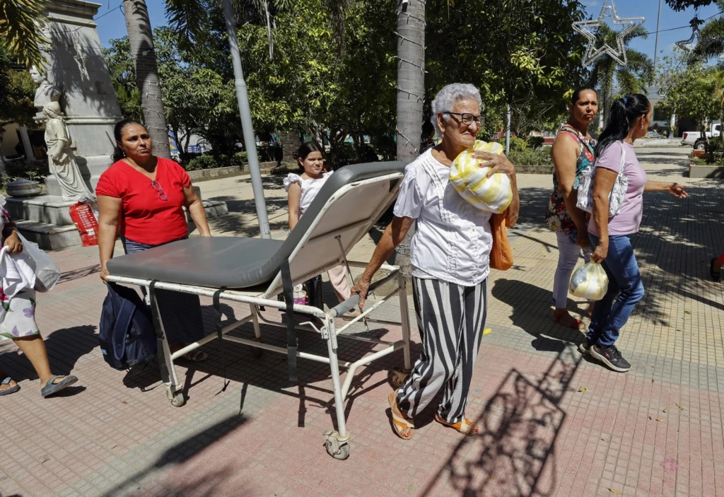 Las mujeres mexicanas casi doblan a los hombres en tareas de cuidado, denuncia Oxfam