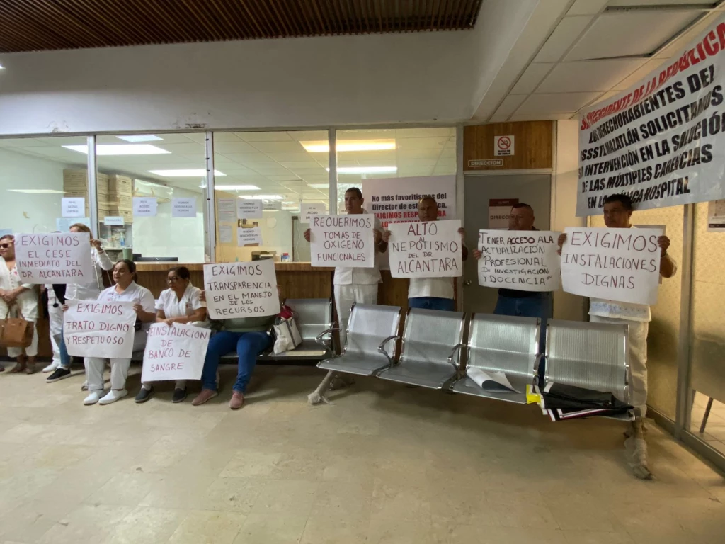 Trabajadores de ISSSTE Mazatlán mantendrán protesta hasta renuncia de Director