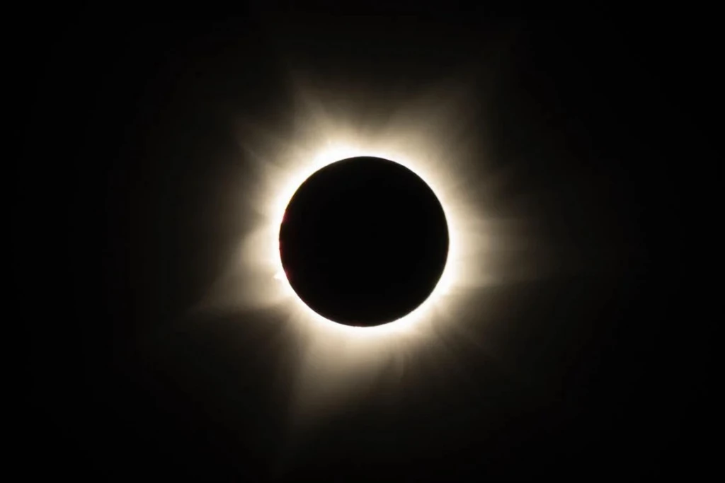 Reos de Nueva York invocan sus religiones para reclamar el derecho a ver el Eclipse Solar