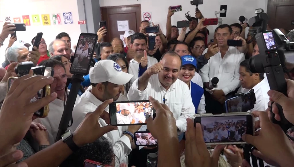 Memo Romero se registra oficialmente ante el Consejo Municipal Electoral de Mazatlán