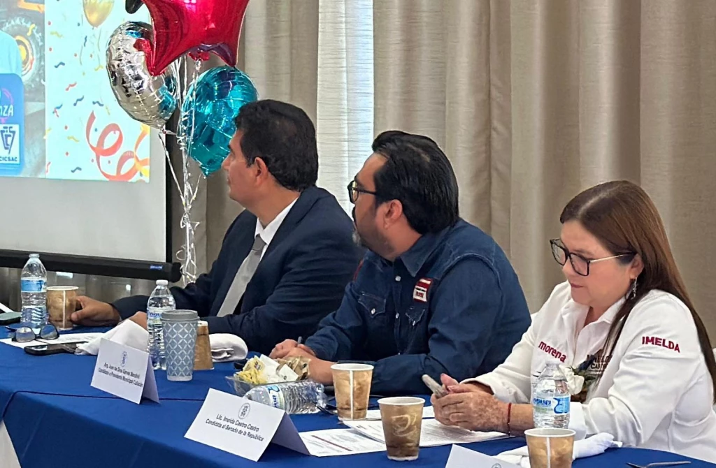 Gámez Mendívil se reúne con trabajadores de la construcción