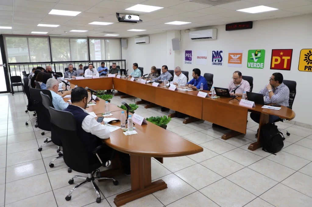 El IEES y representantes de partidos se reúnen con autoridades de la SSP