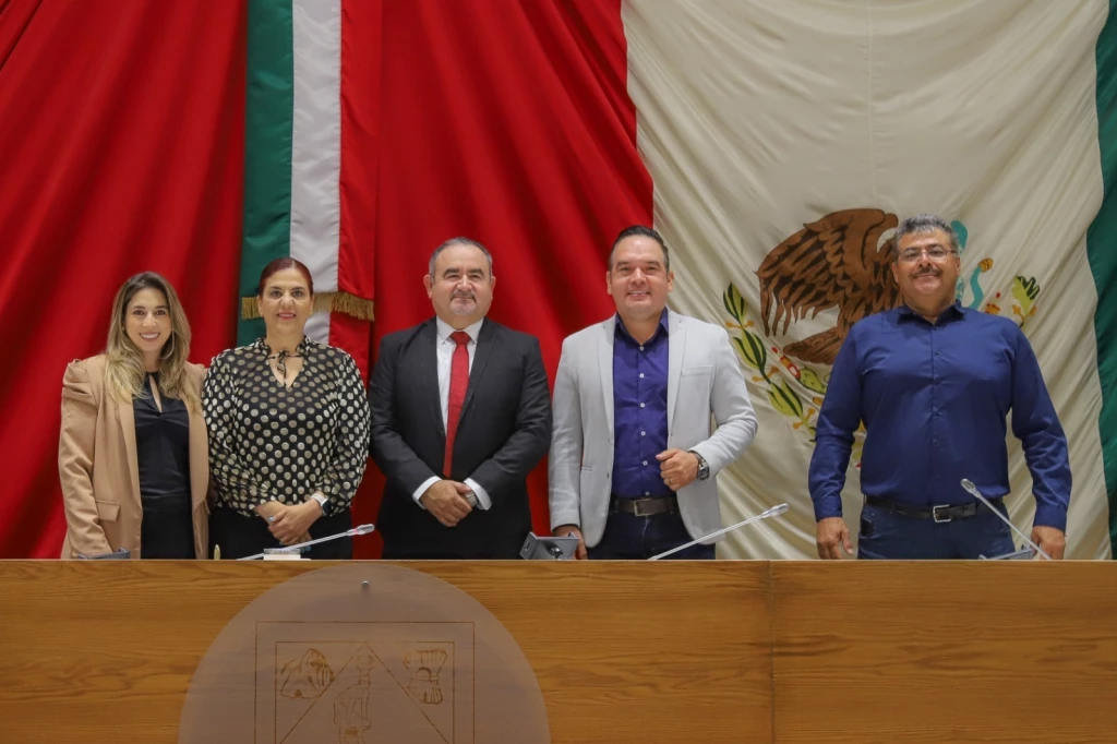 Rinde protesta diputado ante Congreso de Sonora