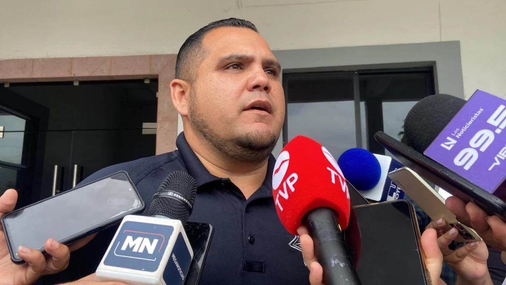 Secretario de Seguridad de Mazatlán niega acusaciones de trabajar para un partido