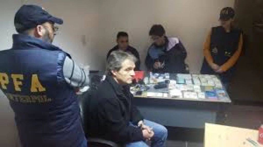 Detienen a Carlos Ahumada