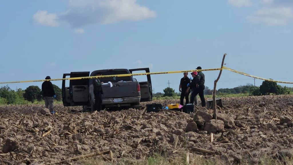 Encuentran a padre e hijo asesinados en tierras de cultivo cerca de Eldorado