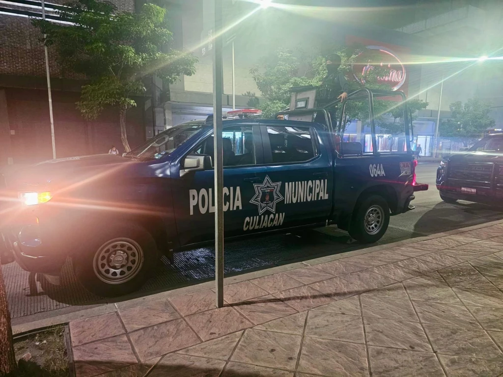 Balacera y persecución en Villas del Real