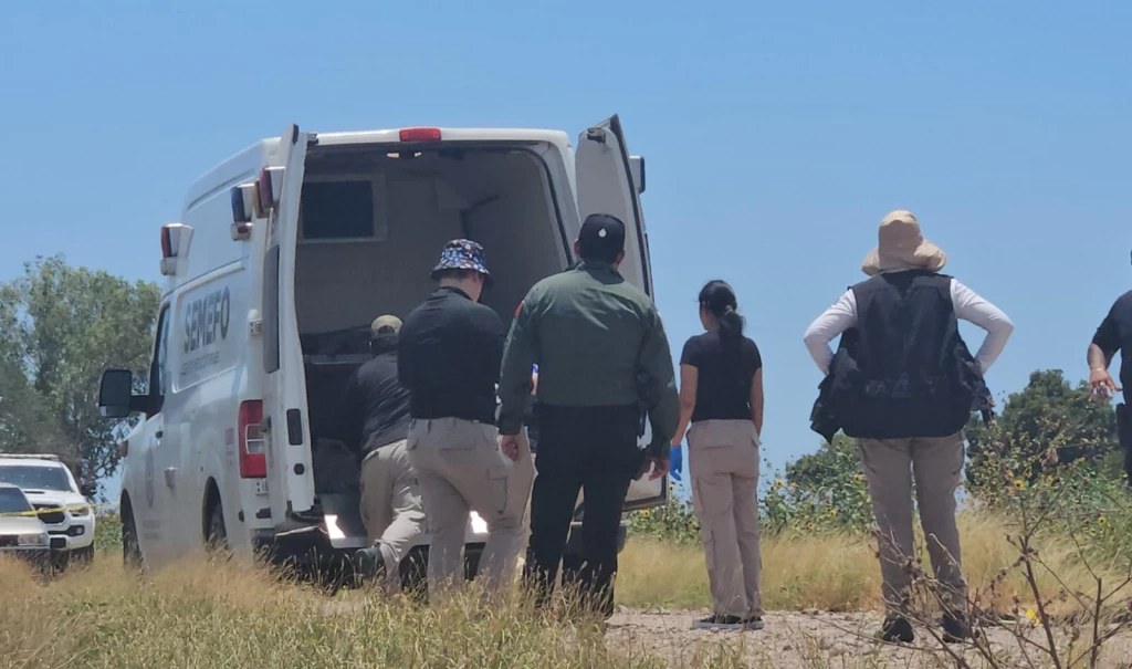 Localizan cuerpo de hombre asesinado a balazos sobre la Maxipista Culiacán-Mazatlán