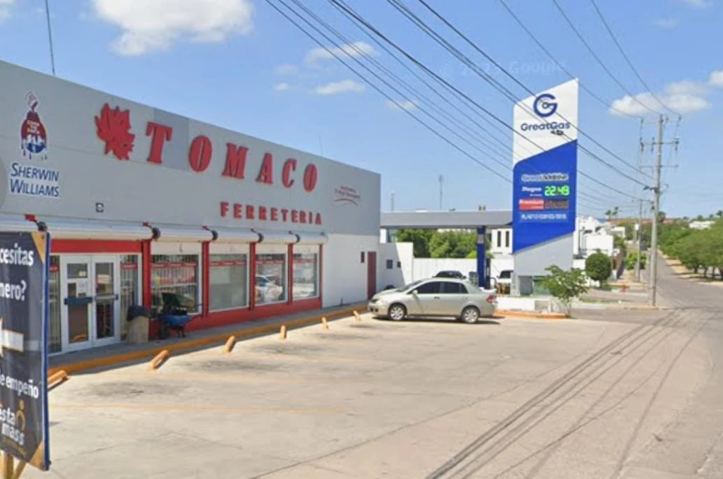 Sujetos armados y encapuchados atracan ferretería en fraccionamiento Santa Fe de Culiacán