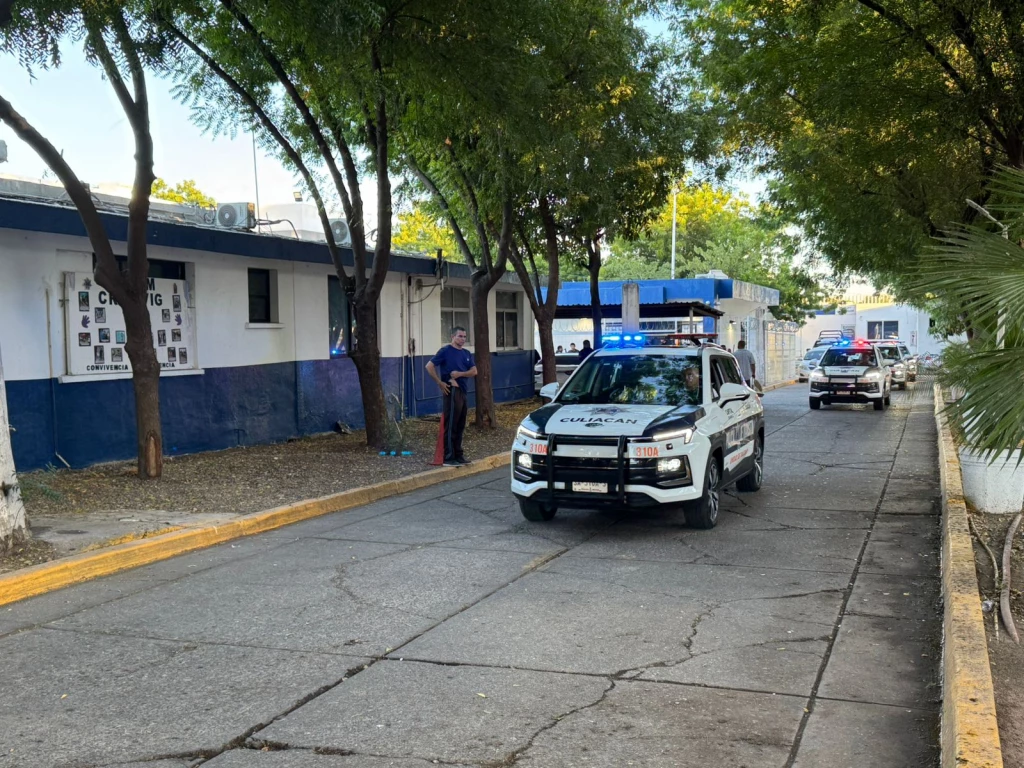Tras cumplir el proceso de revisión de armas salen tránsitos y policías municipales