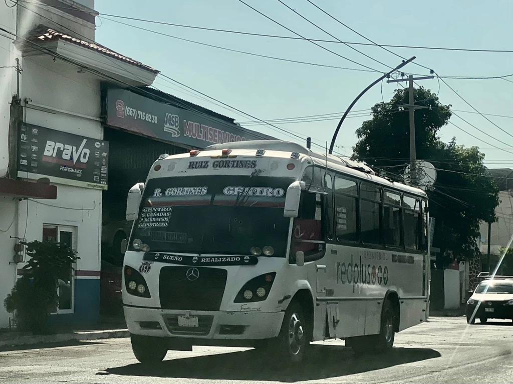 Transporte urbano de Culiacán mantiene horario nocturno
