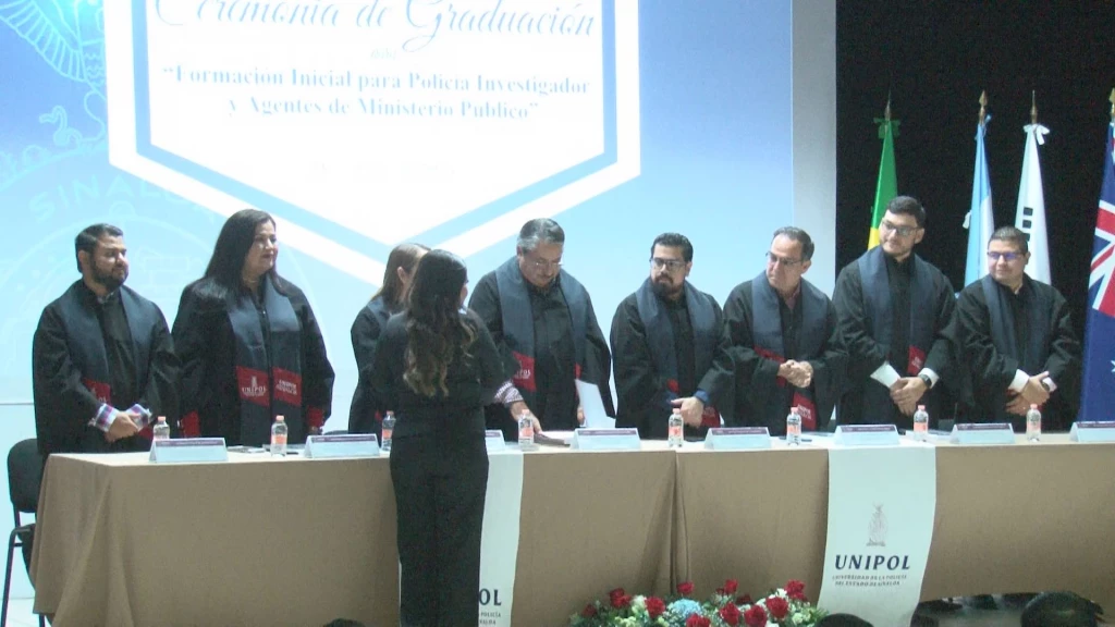 Se gradúa la décimo cuarta generación en la UNIPOL