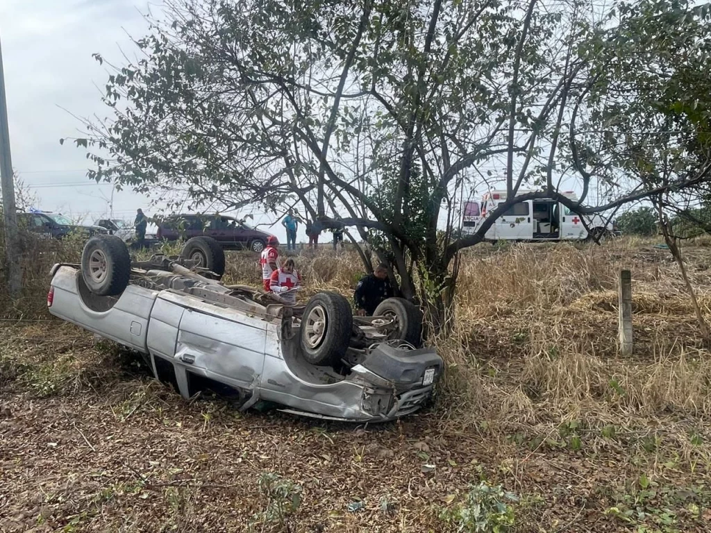 Un herido y un fallecido es el saldo de accidente carretero en Escuinapa