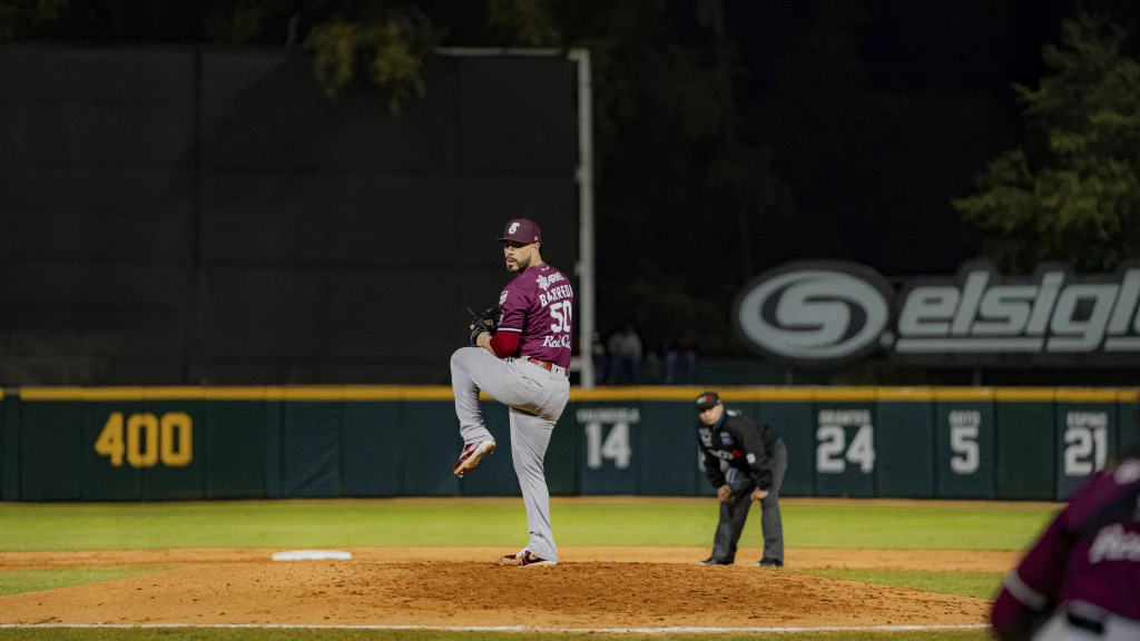 Tomateros toma ventaja en las semifinales sobre los cañeros de Los Mochis