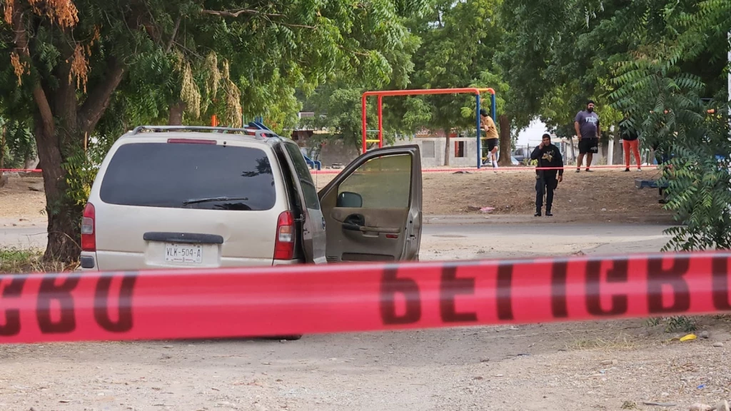 Encuentran a hombre sin vida dentro de una camioneta en Culiacán